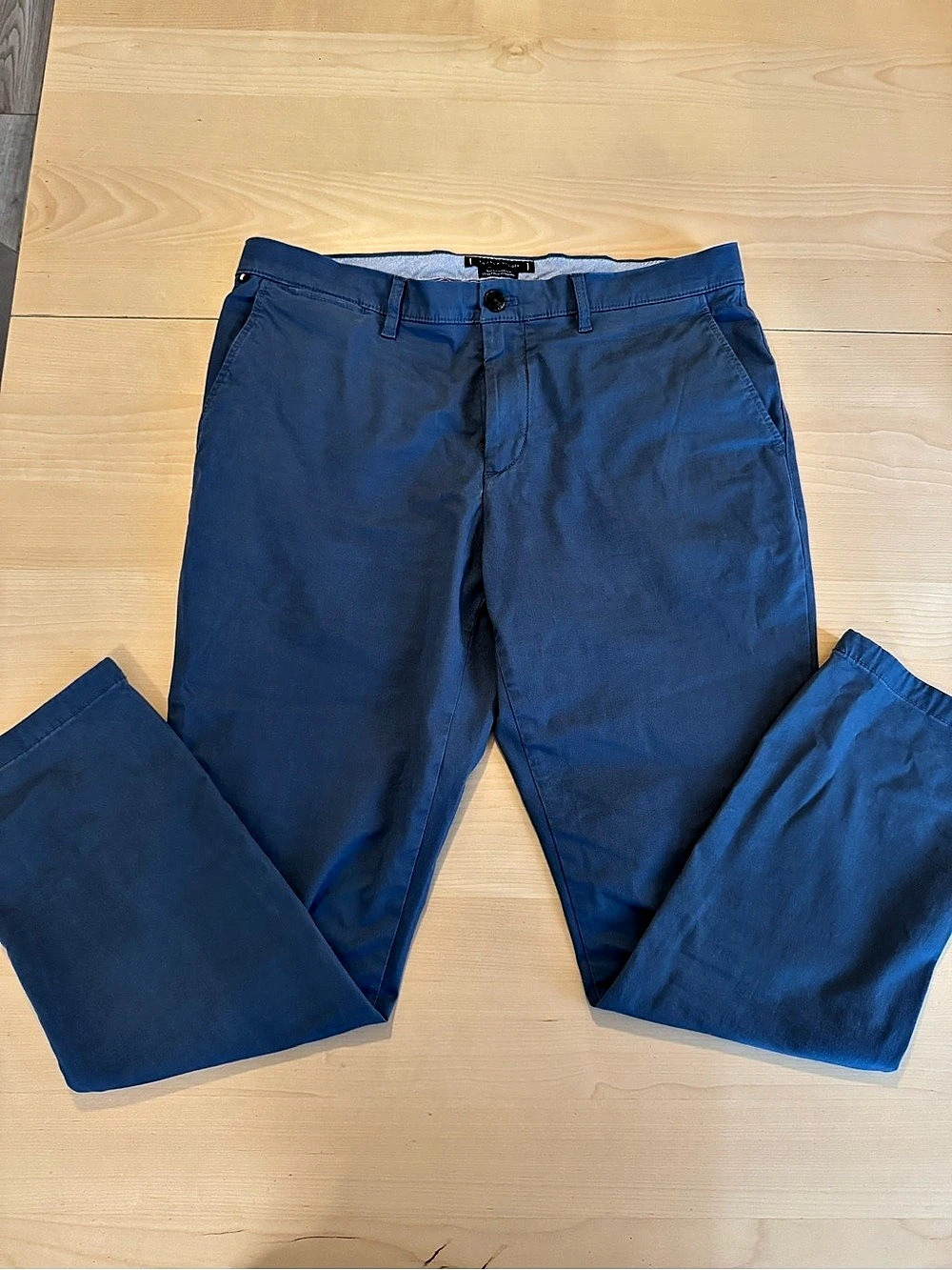 Tommy Hilfiger Men's THFlex Slim Chino Pants - Blue. 34 x 30